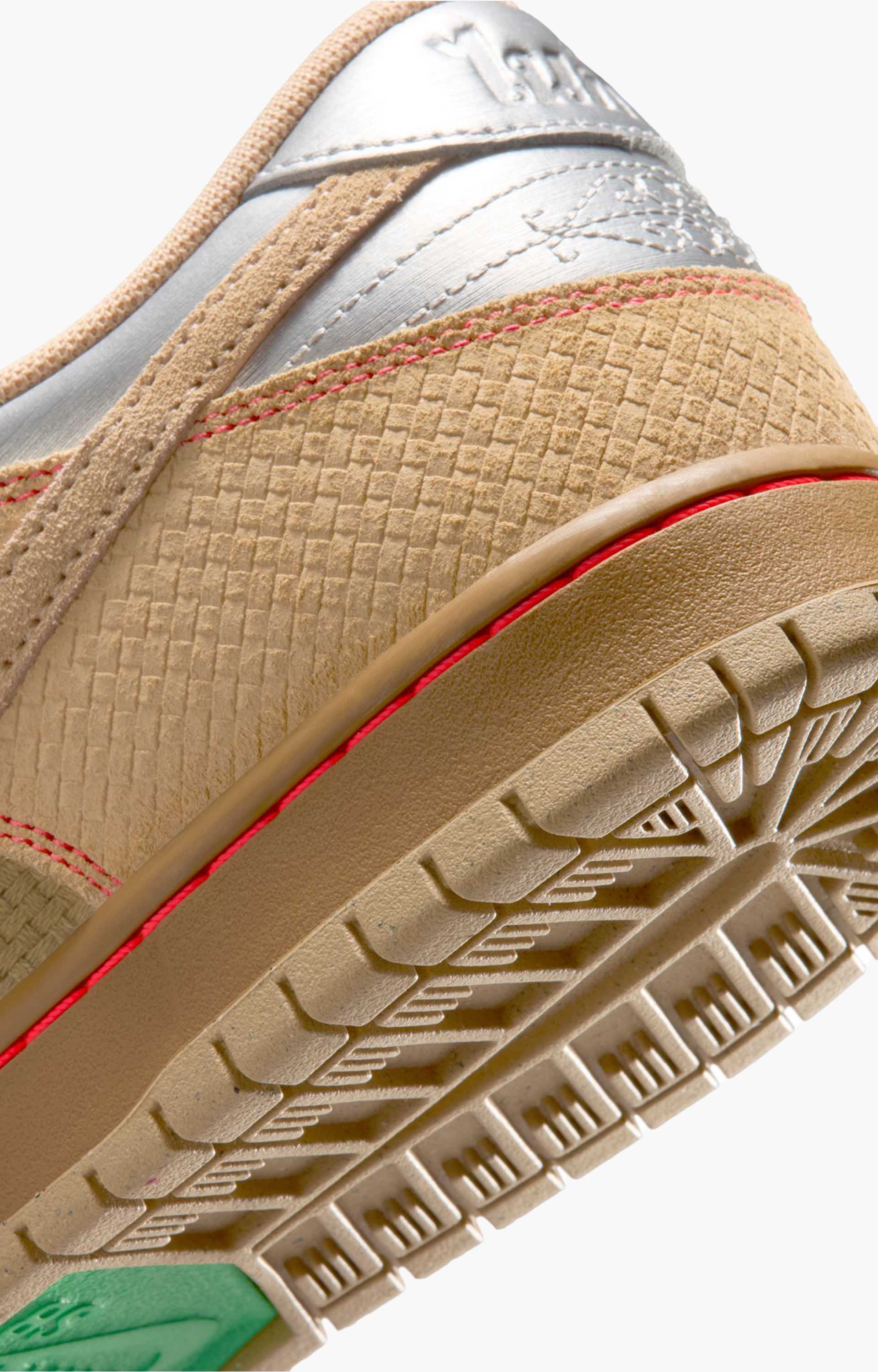 Nike SB Dunk Low Pro IB6206 Shoes, Canvas/Vachetta Tan/Parachute Beige
