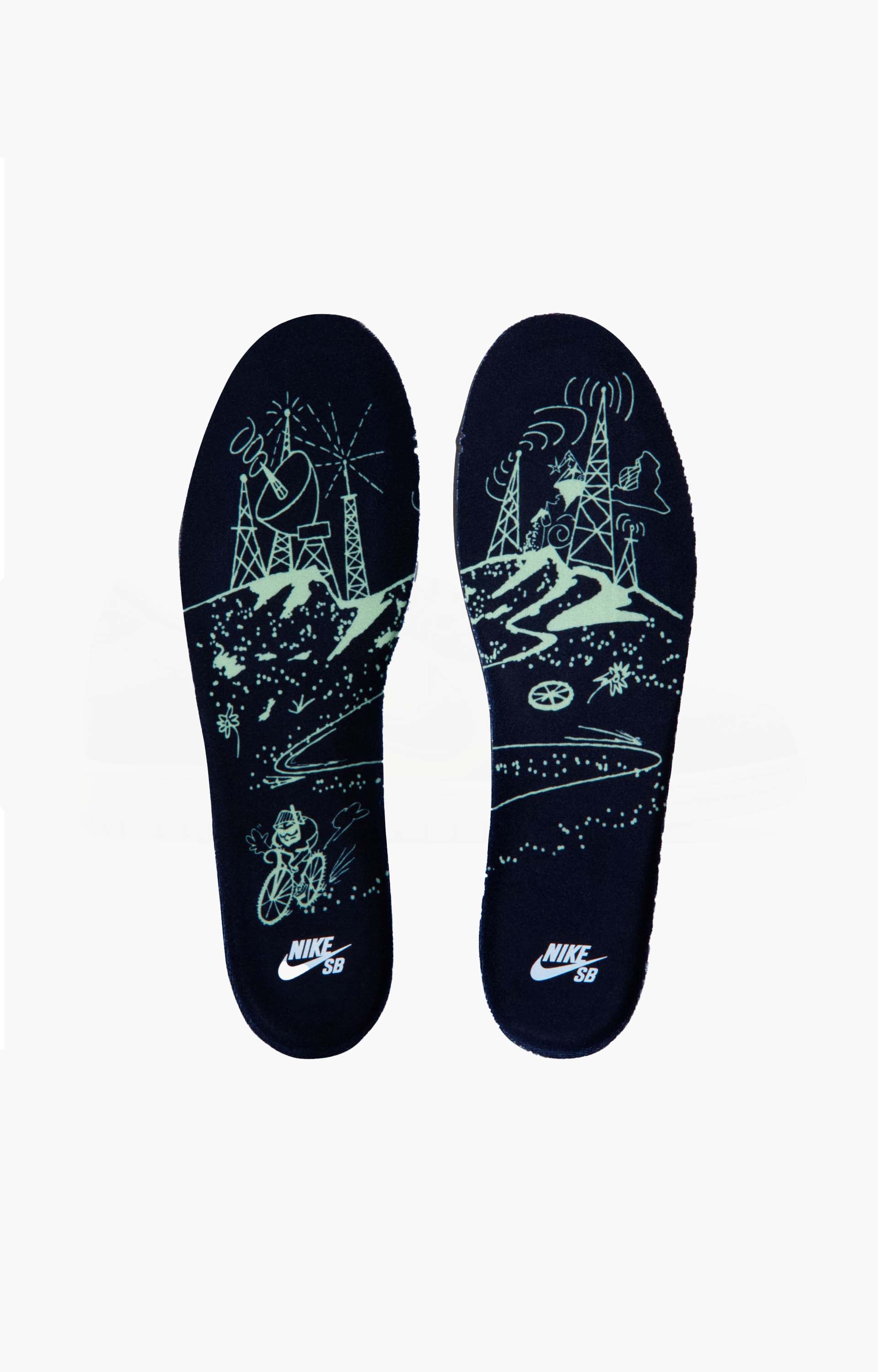 Nike SB Dunk Low Pro PRM Shoe, Liquid Lime/Wolf Grey/Black