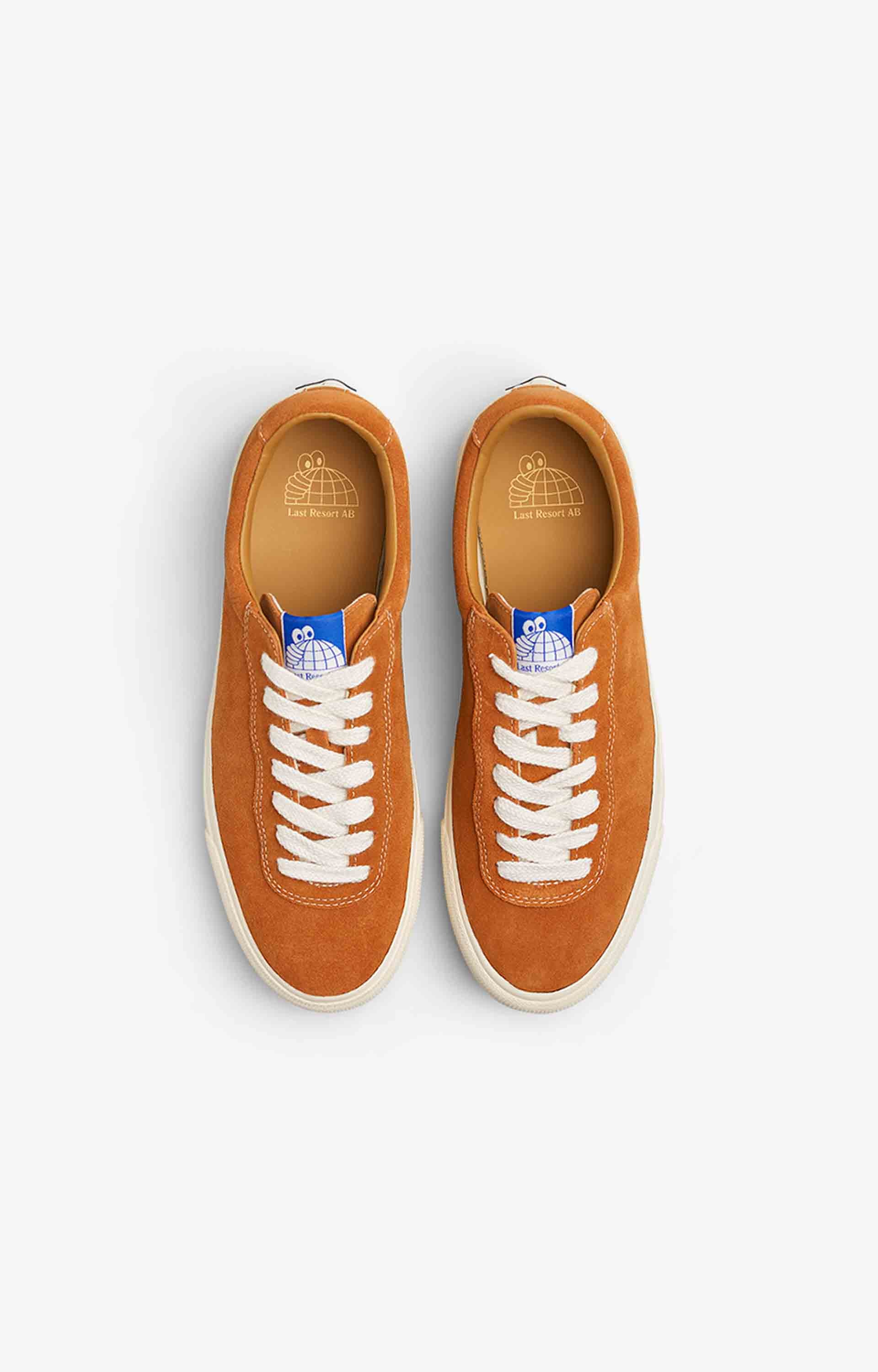 Last Resort AB Suede Lo VM001 Mens Shoe, Cheddar/White