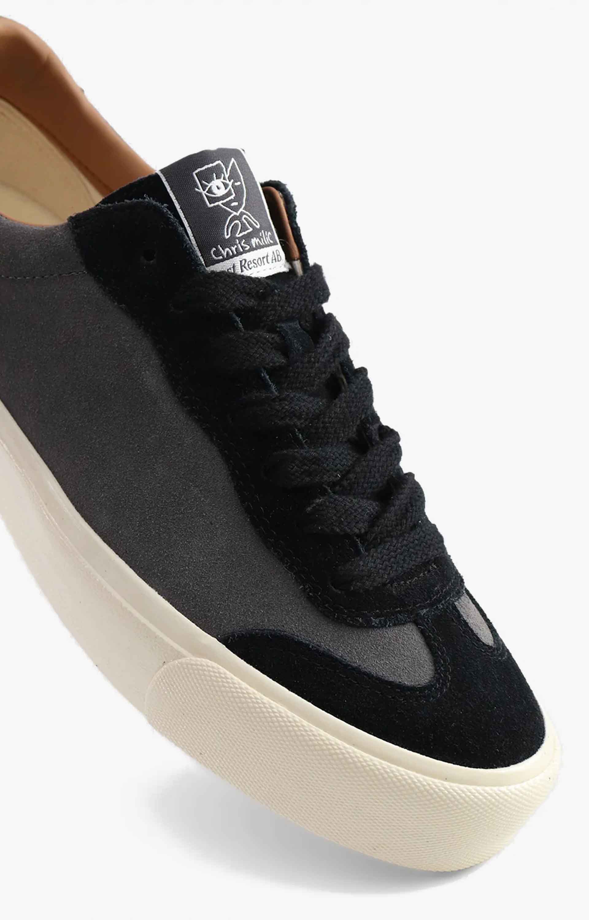 Last Resort AB Milic Suede Lo VM004 Mens Shoes, Black Graphite/White