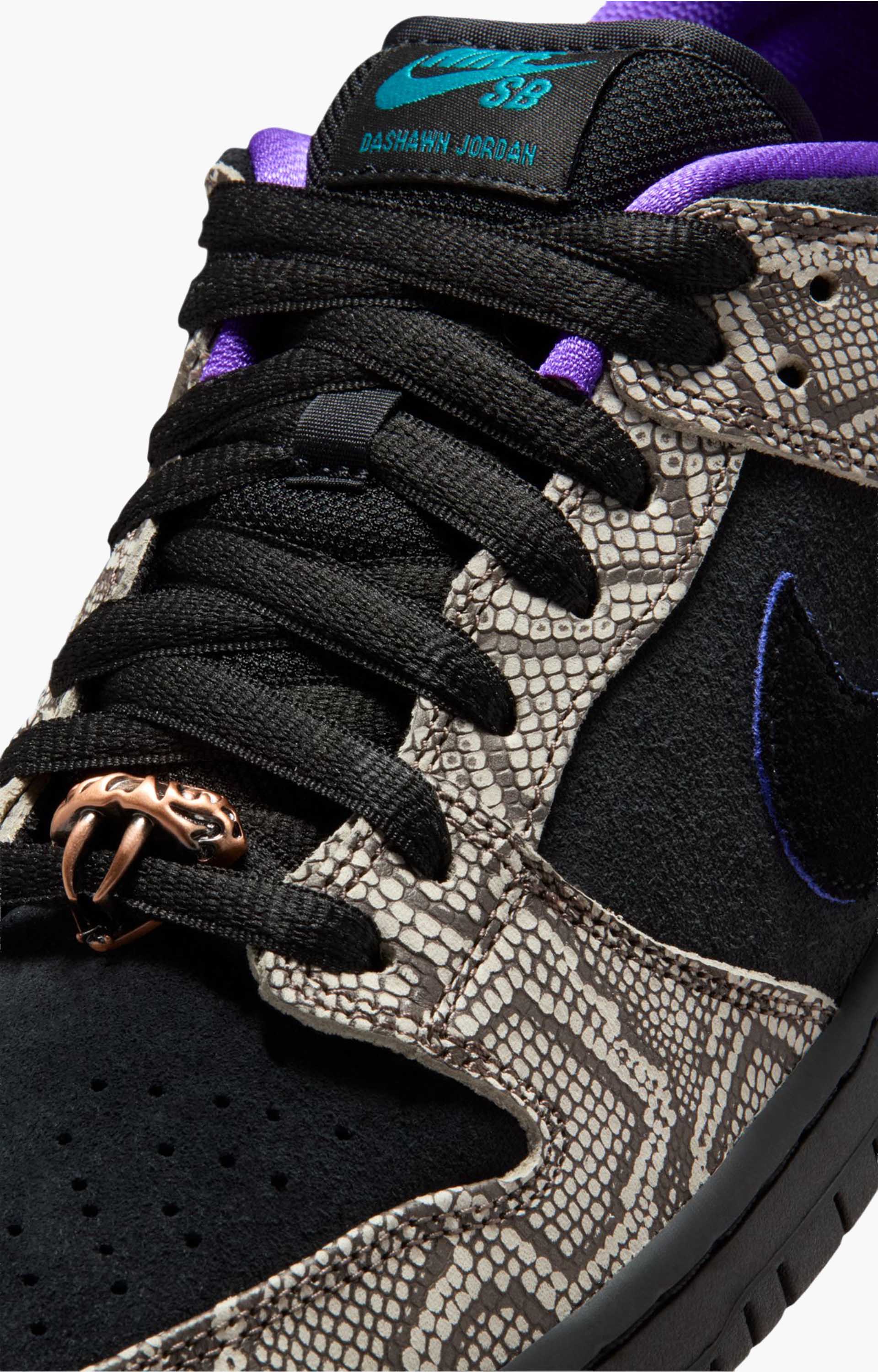 Nike SB Dunk Low Pro Shoe, String/Black/Bright Spruce/Fierce Purple