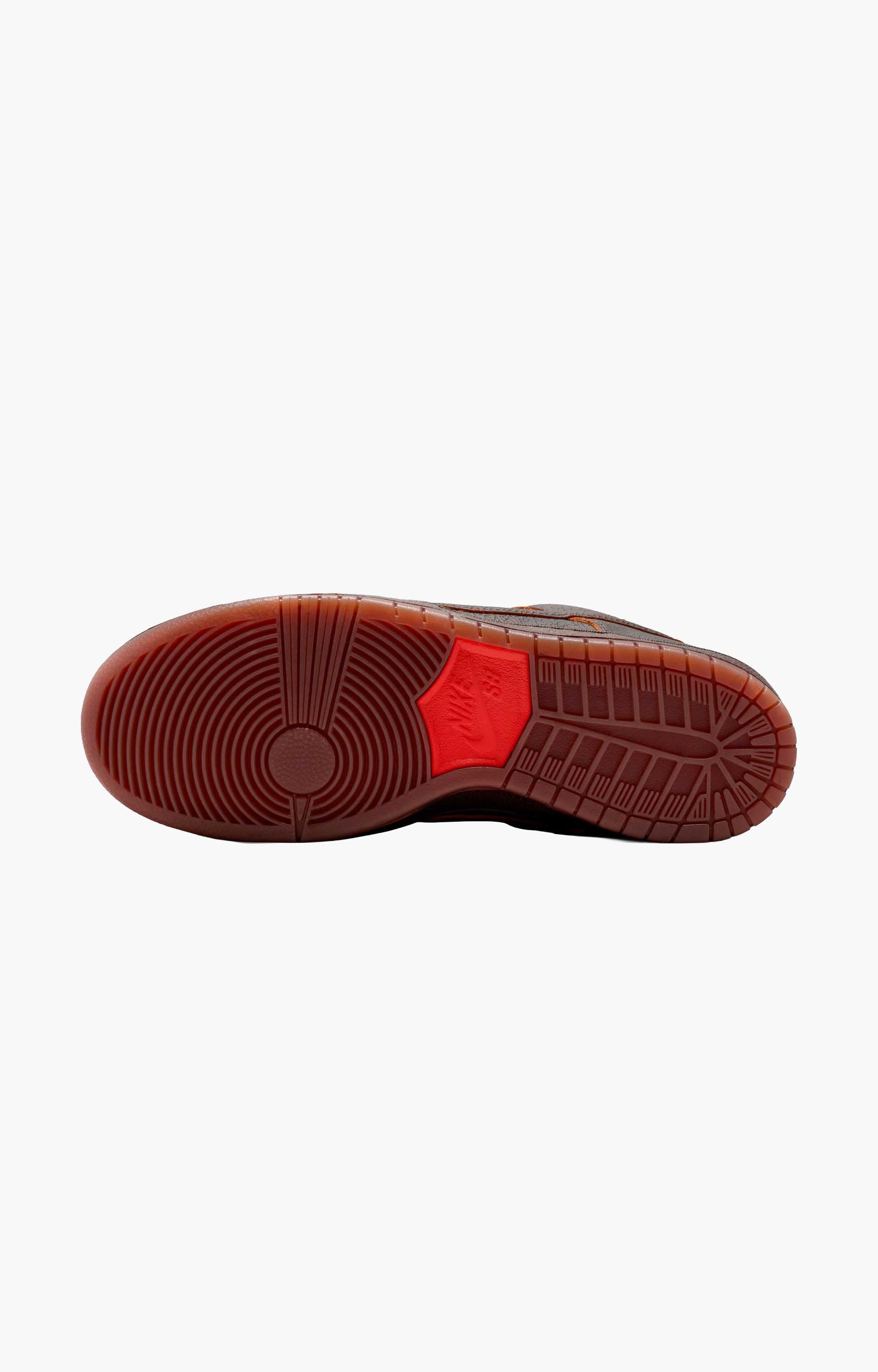 Nike Sb Dunk Low Pro 'Krampus' Shoe, Dark Smoke Grey/Black