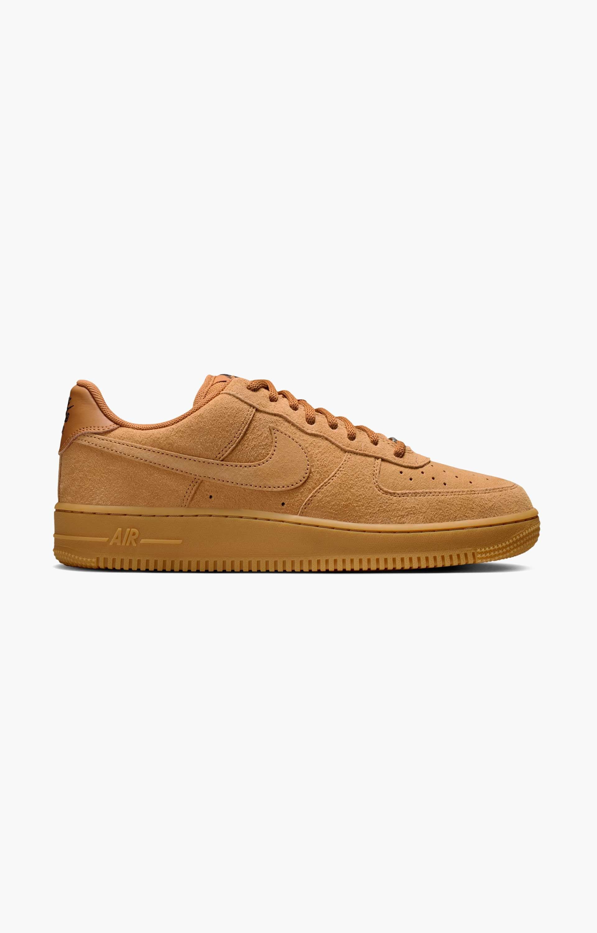 Nike SB Air Force 1 Shoe, Flax/Black/Gum Light Brown/Fir