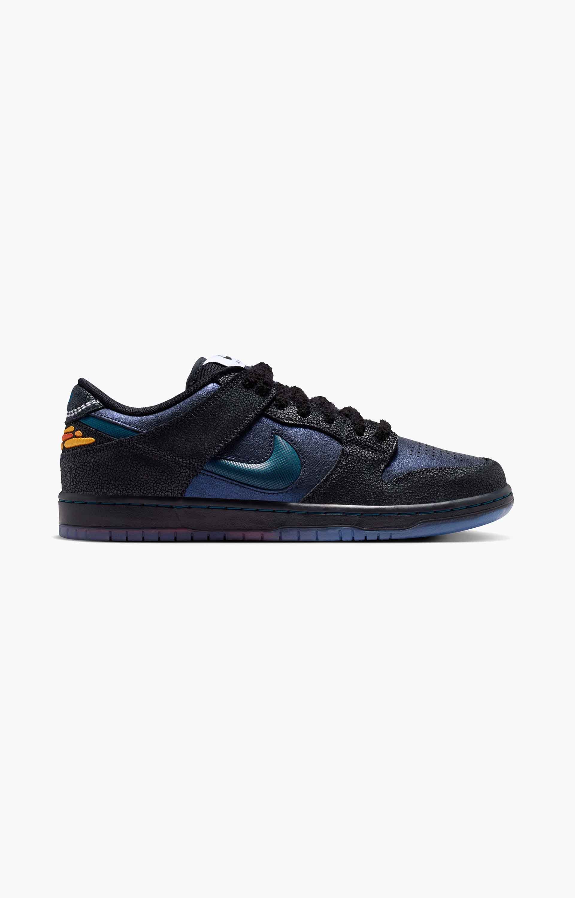 Nike SB Dunk Low Pro x Blue Tile Shoe, Black/Marina/White/Campfire Orange