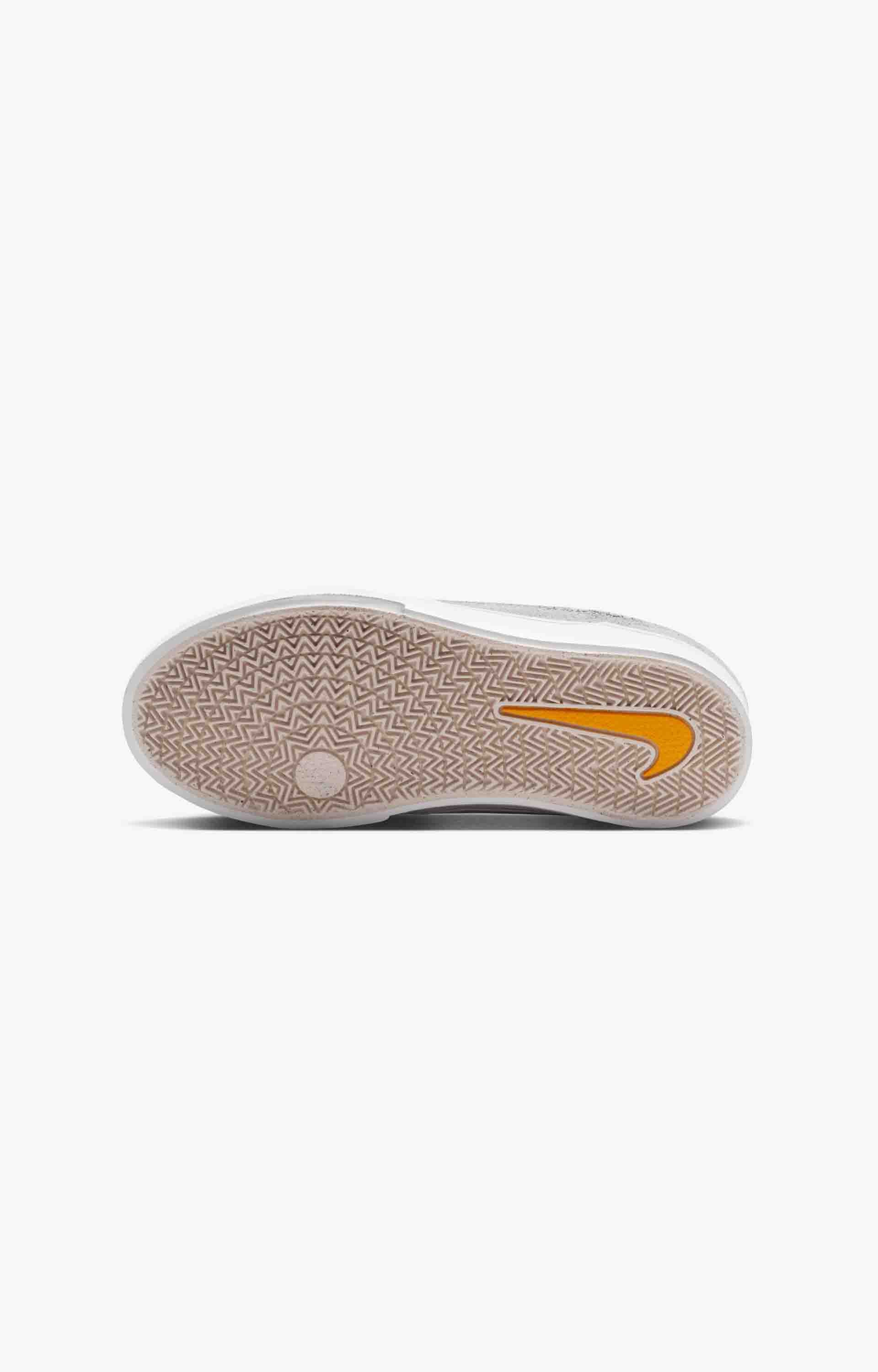 Nike Sb Malor Kids Shoe, Platinum Tint/University Gold/Wolf Grey