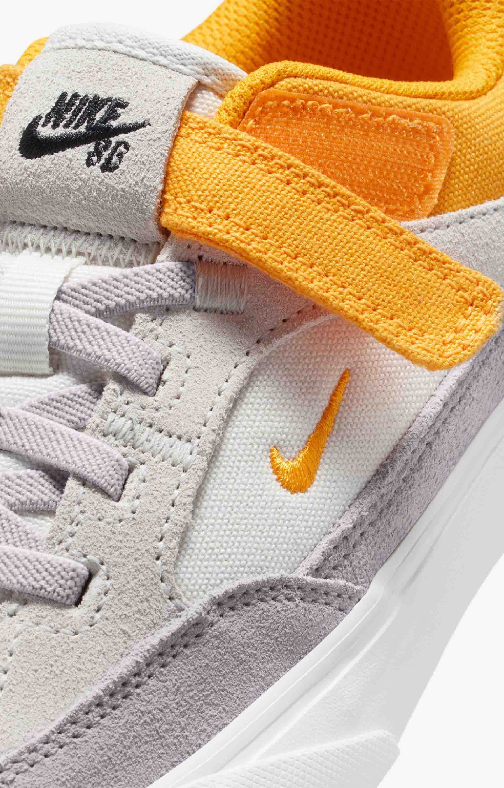 Nike Sb Malor Kids Shoe, Platinum Tint/University Gold/Wolf Grey