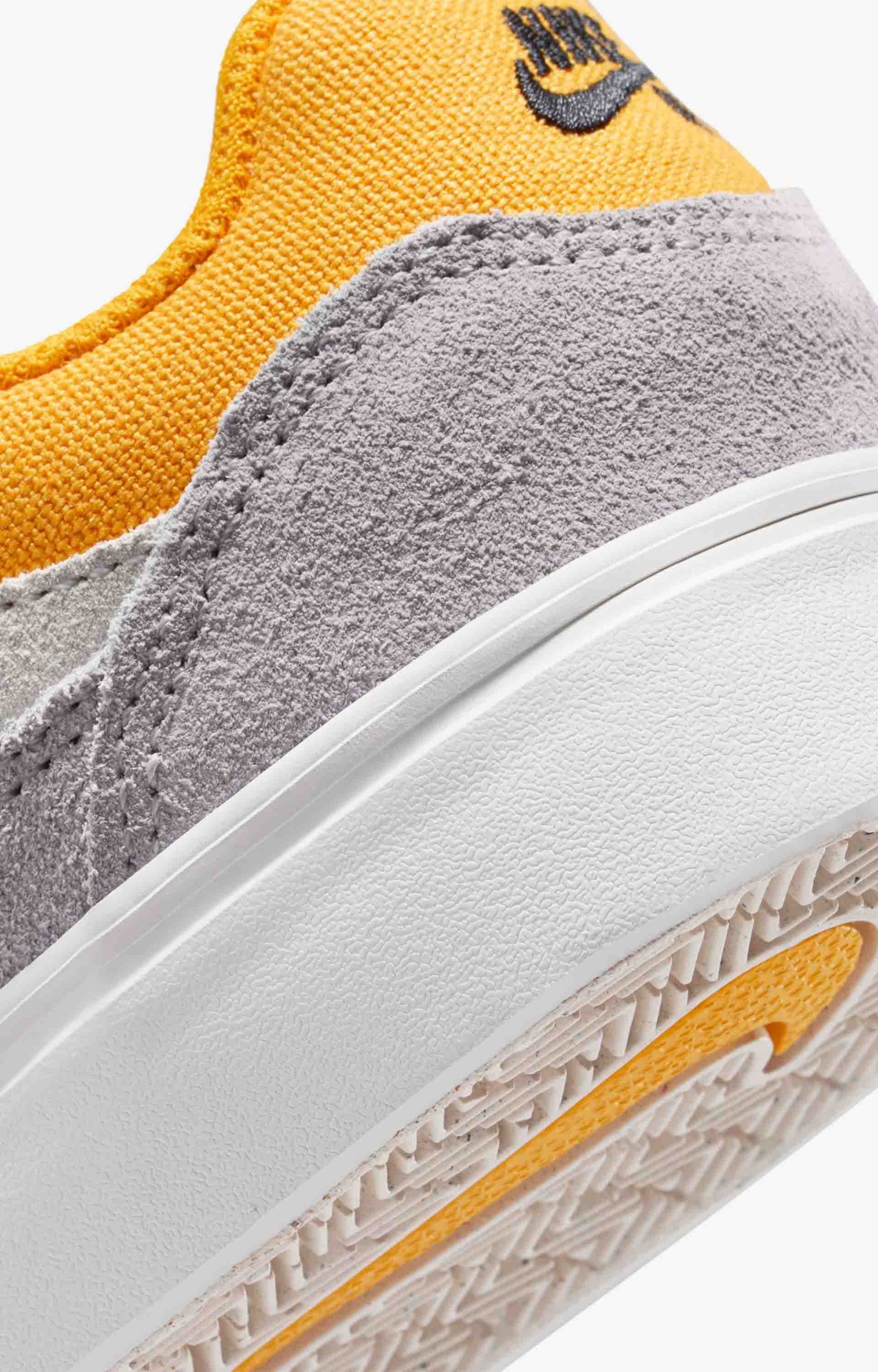 Nike Sb Malor Kids Shoe, Platinum Tint/University Gold/Wolf Grey