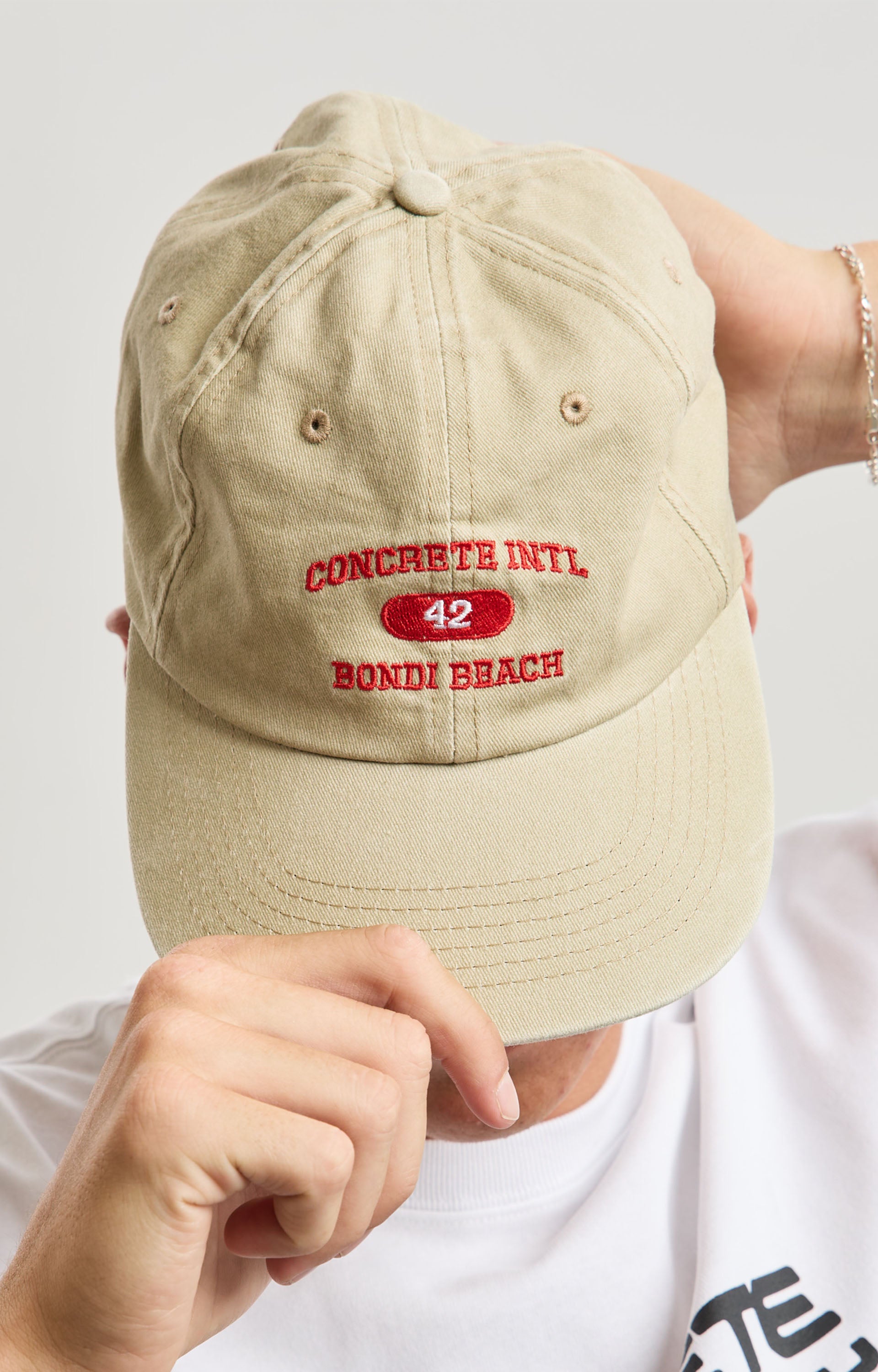 Concrete Team 42 Cap, Taupe/Rosso Red